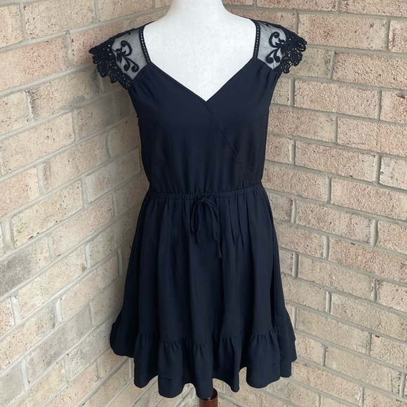 Elle Dresses & Skirts - ELLE Black LBD Lace Top Tie Waist Cap Sleeve V-Neck Dress, Women’s Size Small